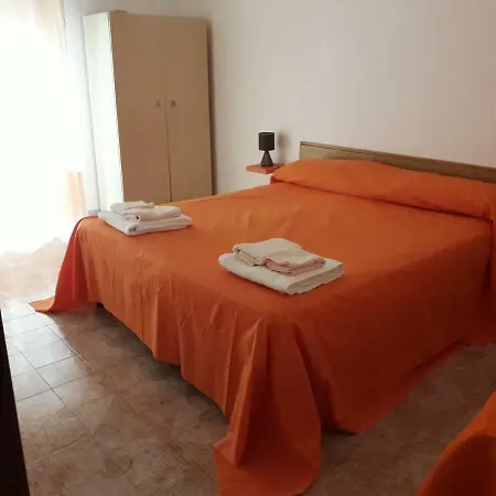 Orange Lägenhet Terme Luigiane